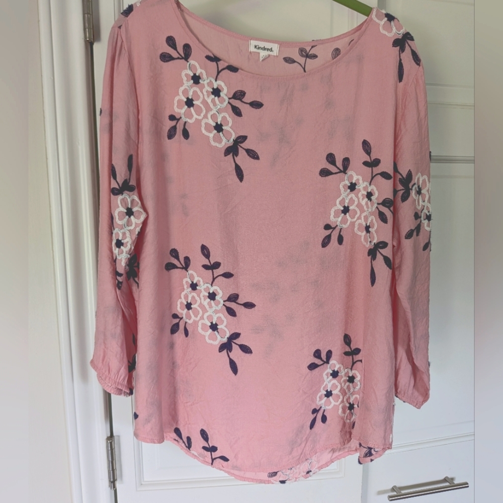 Kindred Pink Embroidered Floral 3/4 Sleeve Blouse - SZ XL